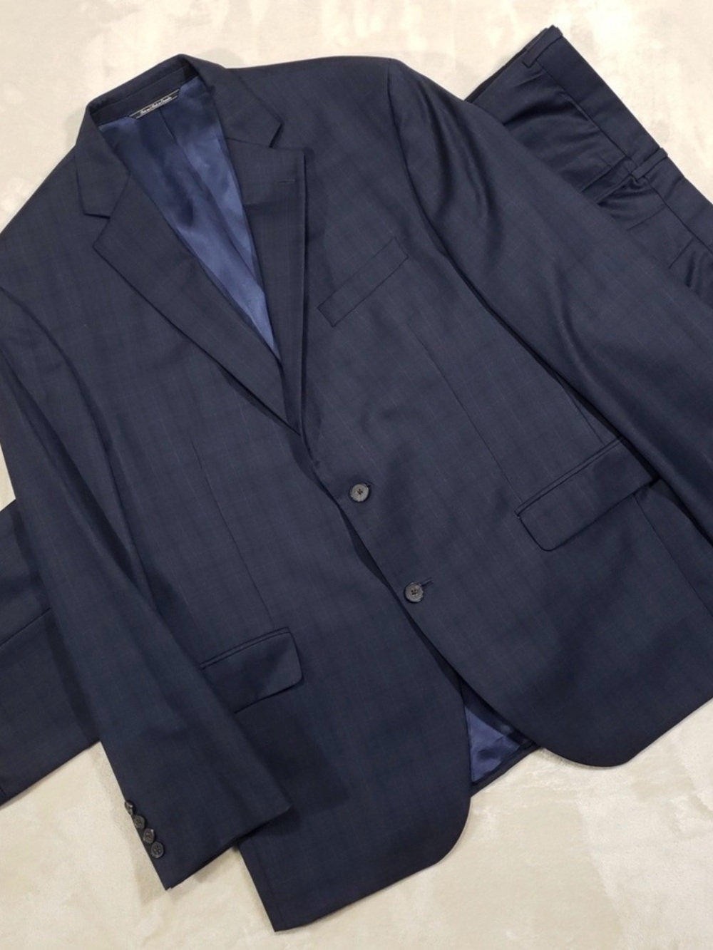 Jack Victor Suit Men’s 44R 38W Elegant, navy blue wool super 110 windowpane